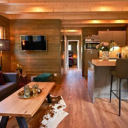 Forest House With Barrel Sauna Near Winterberg 펜션