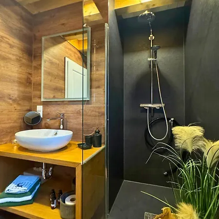 펜션 Forest House With Barrel Sauna Near Winterberg *